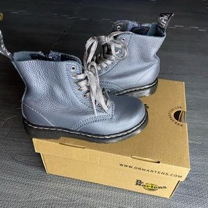 Wore maybe one time size 10 kids doc martens